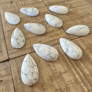 28x15mm Howlite Teardrop Cabochon